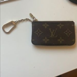 LV CLES Pouch
